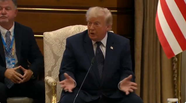 "Не надсилайте їх мені": Трамп емоційно відреагував на фото війни в Україні